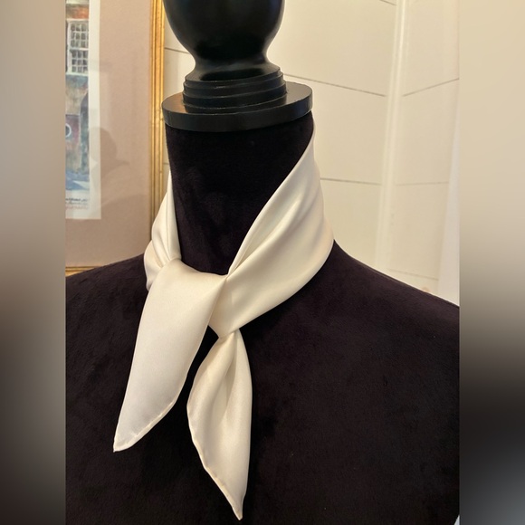 Vintage Italian 100% Silk Scarf Bundle Red Print & White 17x17” old money c12 - Picture 4 of 8